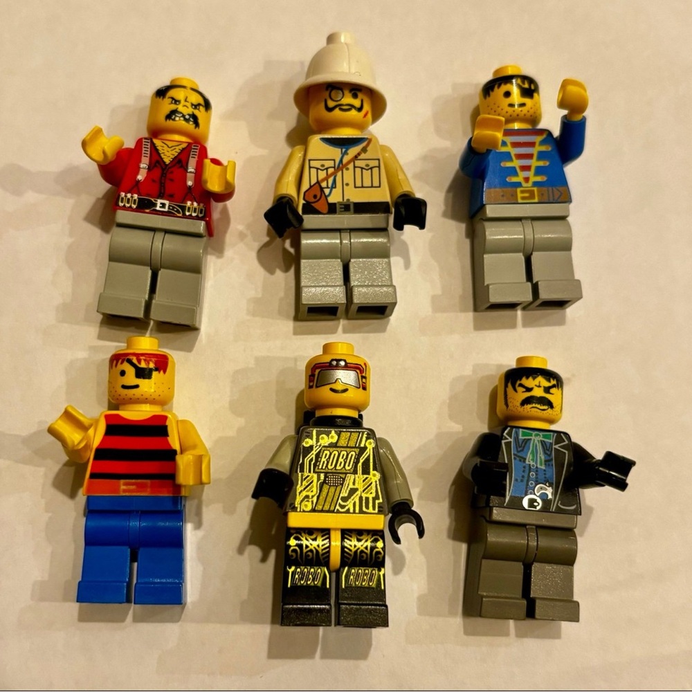 Lego vintage minifigure lot of 6- Roboforce, desert, western, pirates